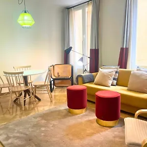 https://home4u-gran-via-luxury.es-andalucia.com